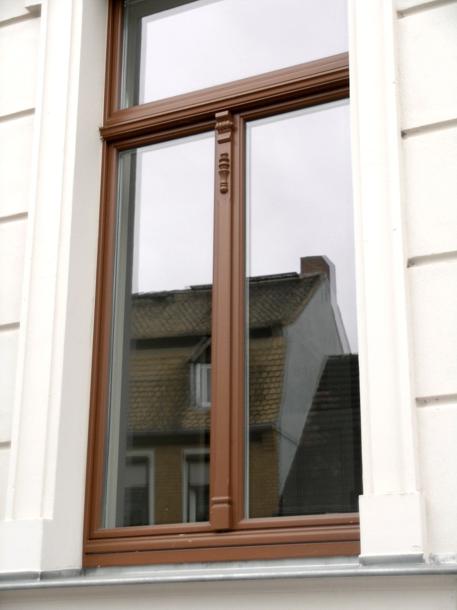 106x5bj1_1_DSCN0778Fenster Rathaus Brehna
